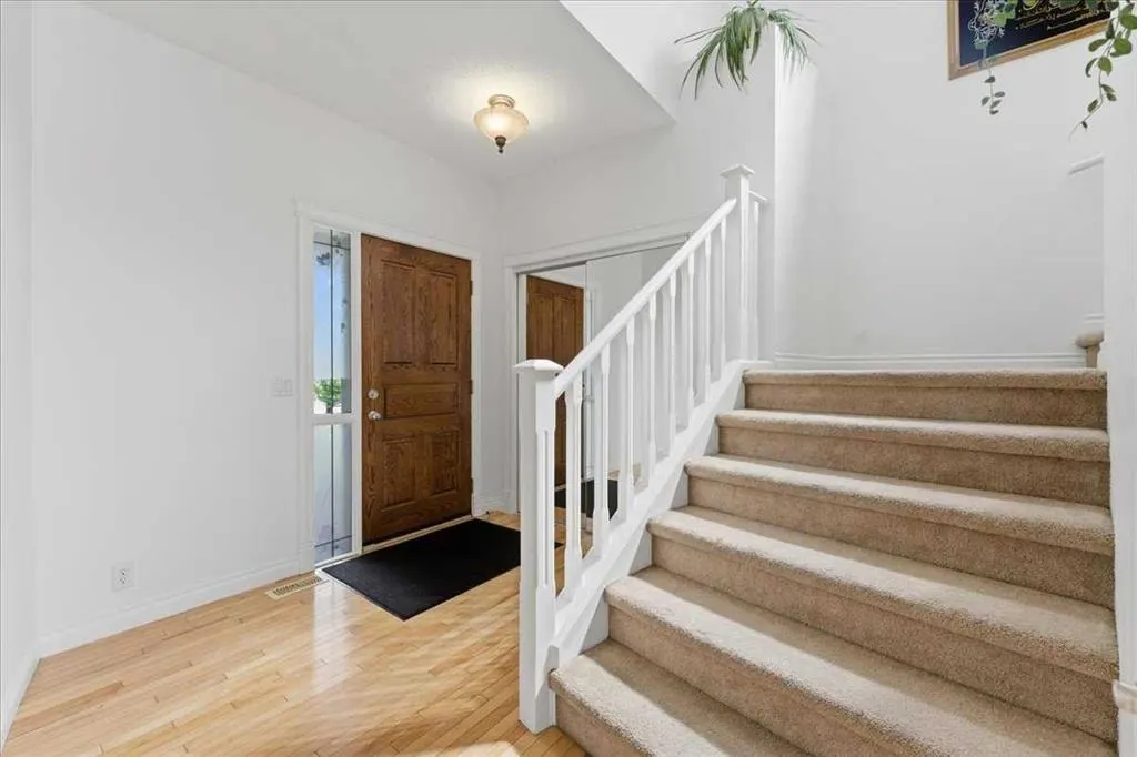 305 Evanston View NW