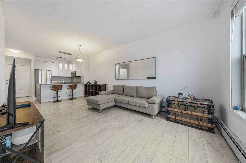207 Sunset Drive #404