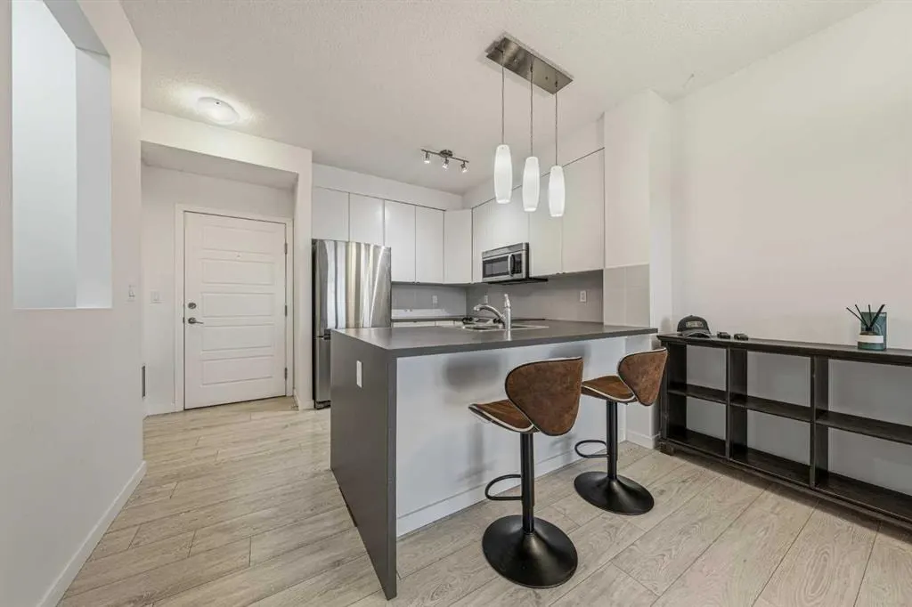 207 Sunset Drive #404