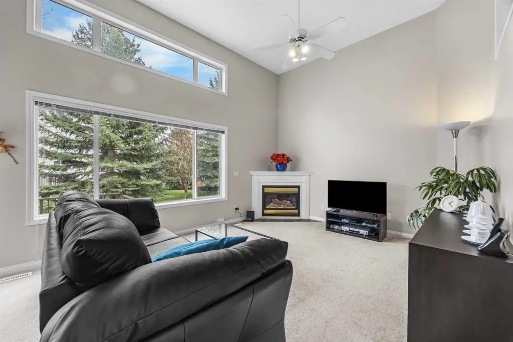 33 Country Hills Cove NW