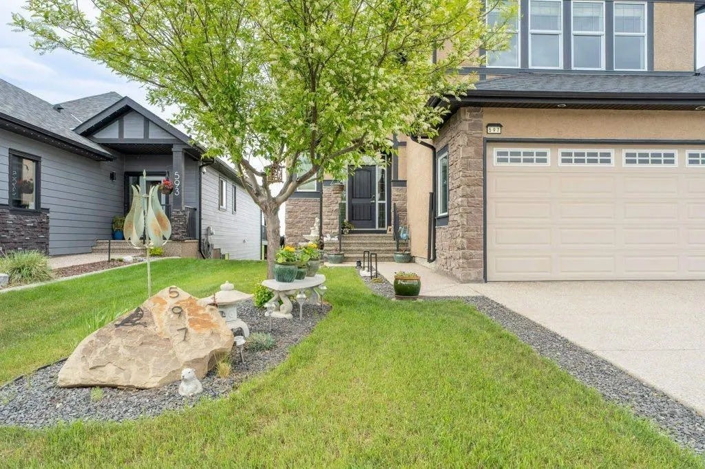597 Muirfield Crescent
