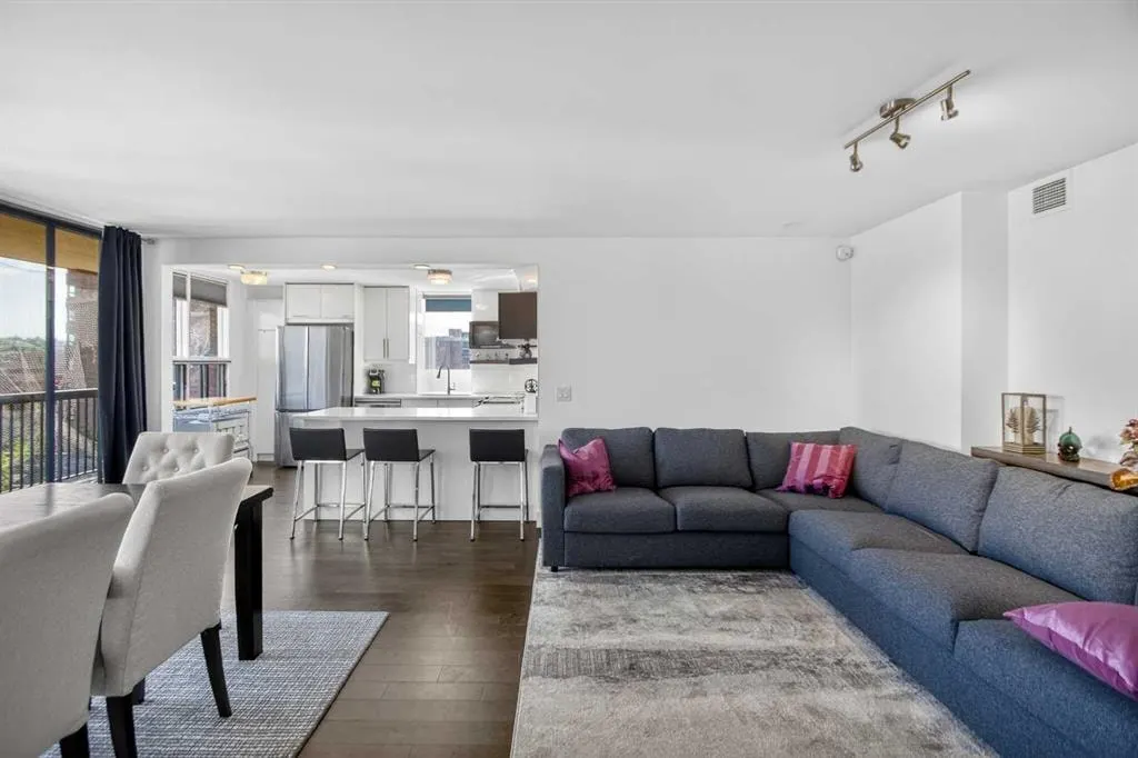 1001 14 Avenue SW #702