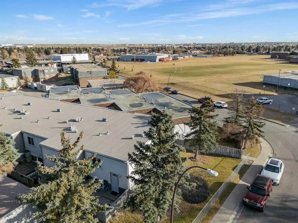 455 Huntsville Crescent NW #1