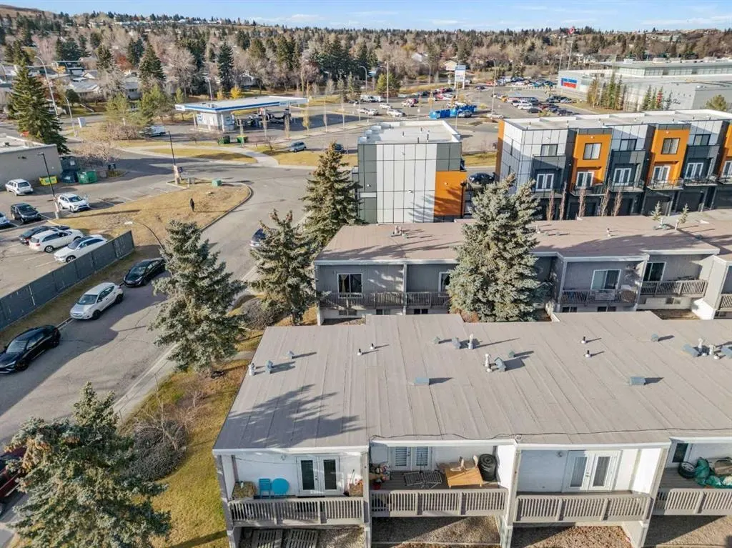 455 Huntsville Crescent NW #1