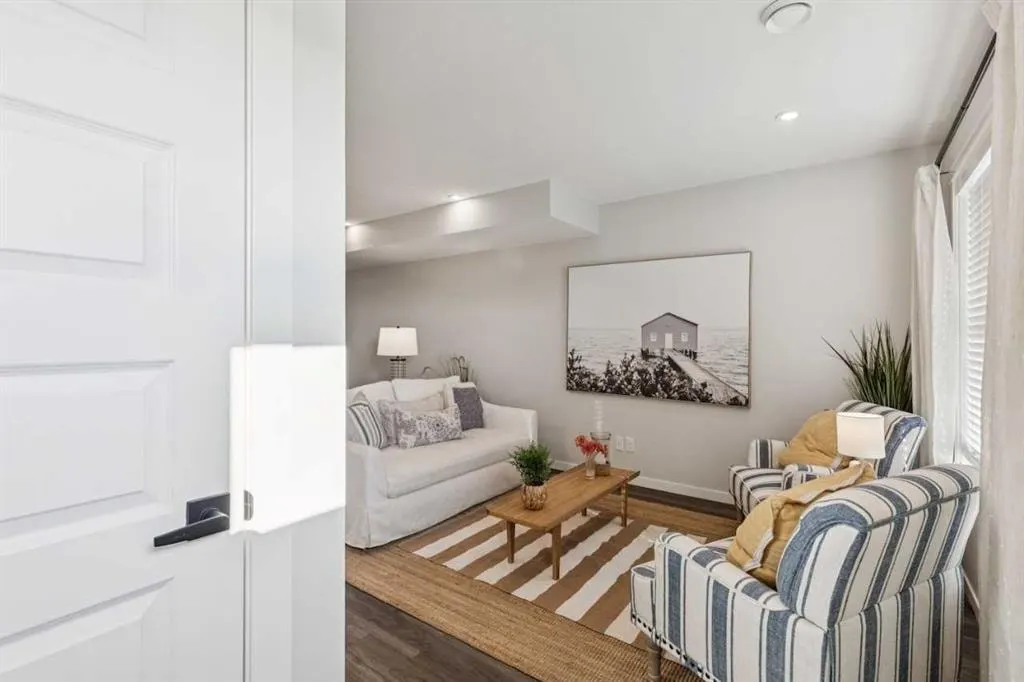 135 Mahogany Parade SE #806