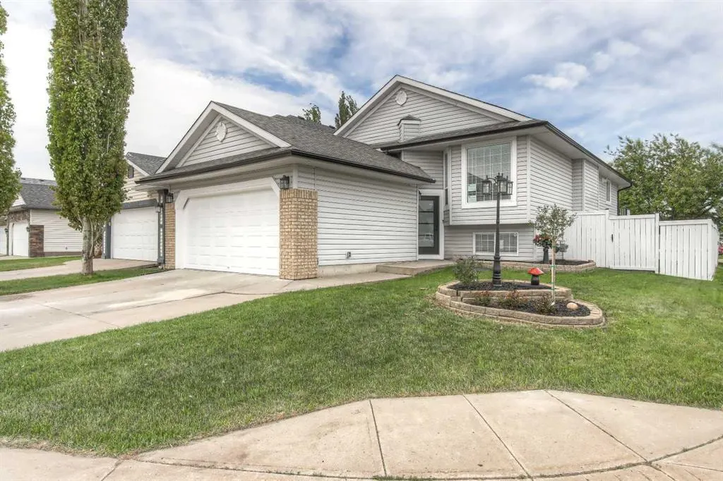 81 Coventry Circle NE