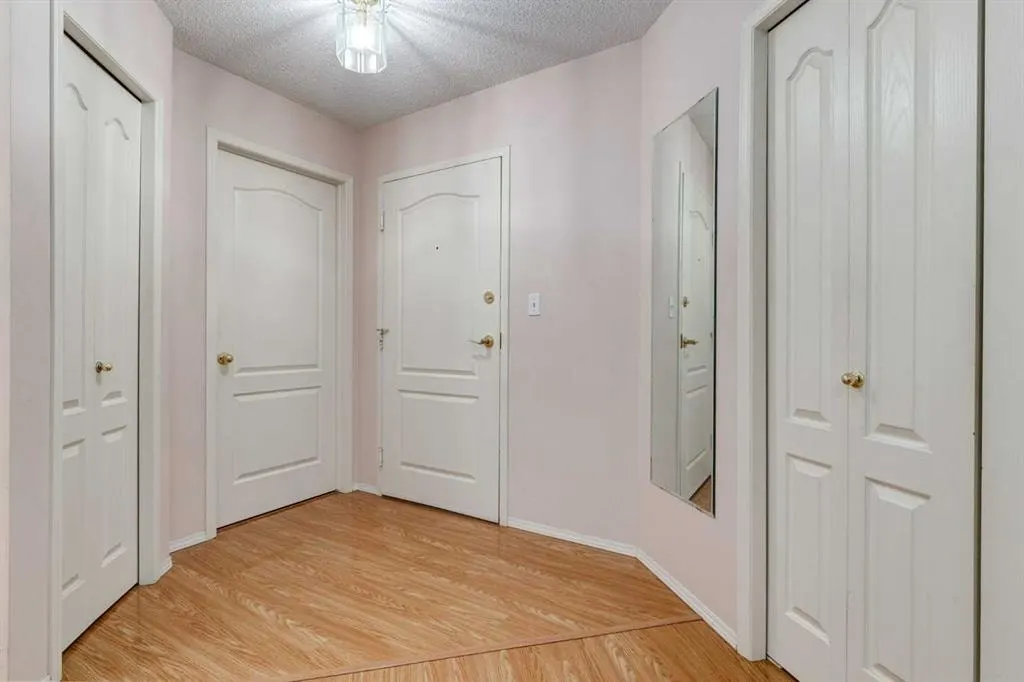 20 SIERRA MORENA Mews SW #118