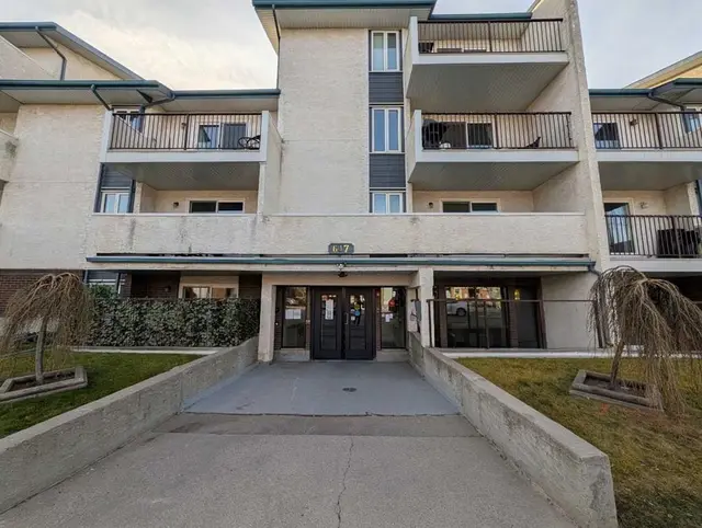 647 1 Avenue NE #108, Bridgeland/Riverside