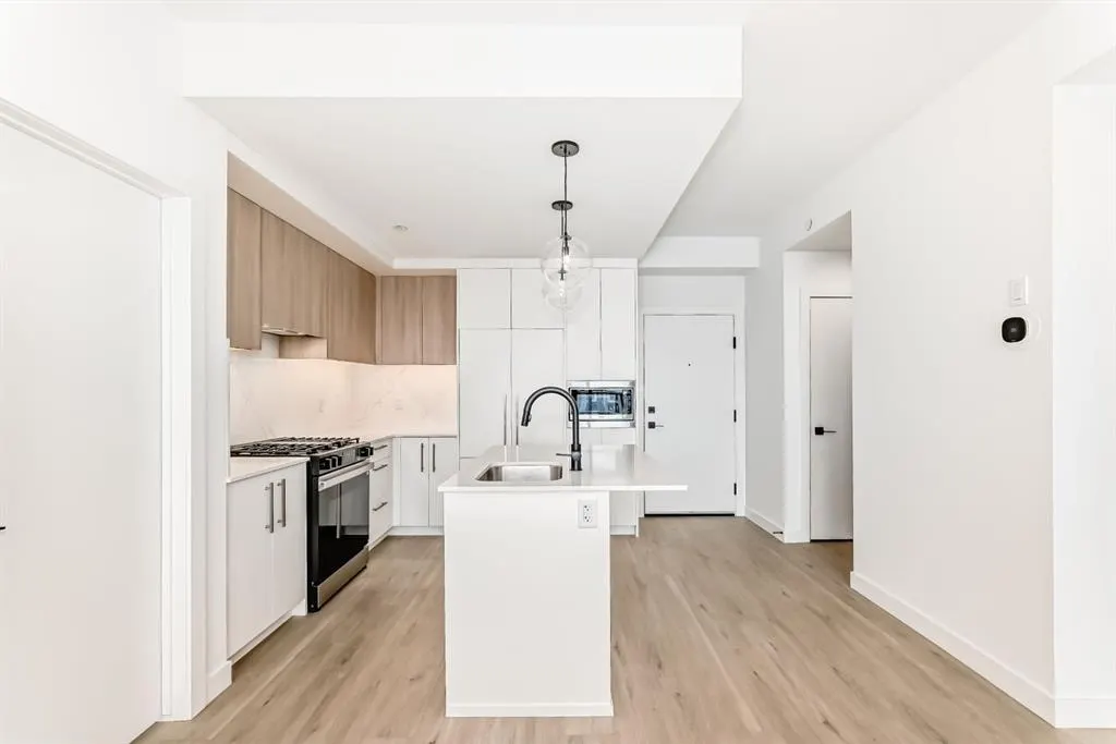 8375 Broadcast Avenue SW #415