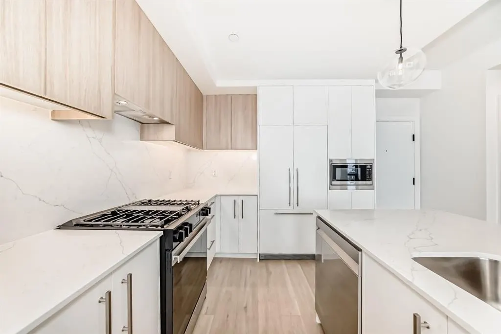 8375 Broadcast Avenue SW #415