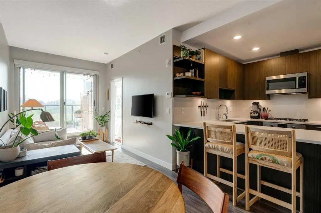88 9 Street NE #306