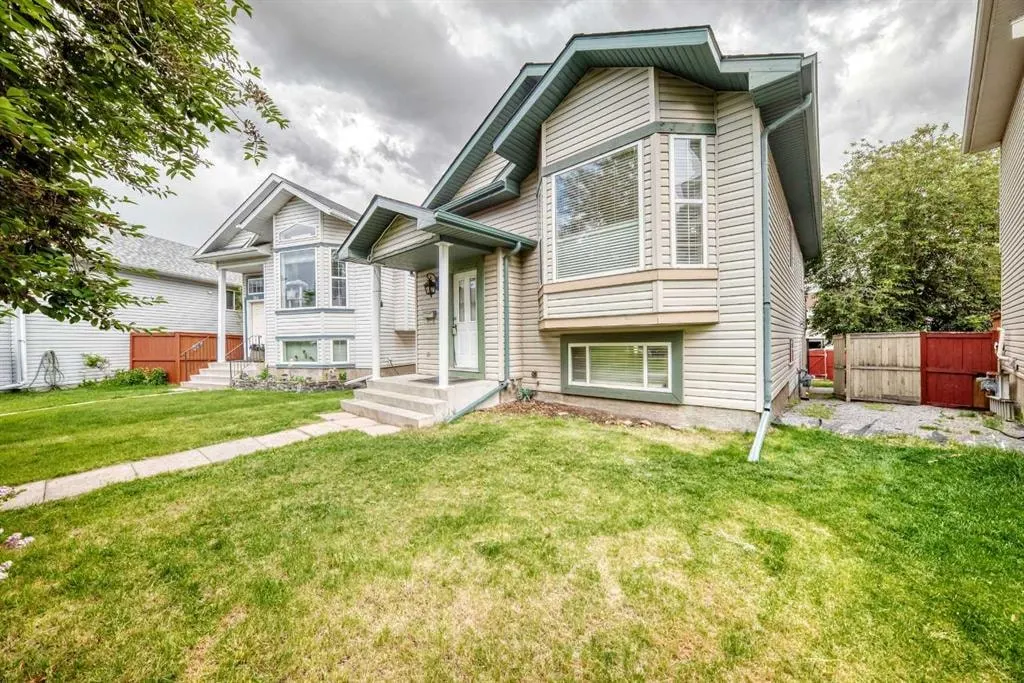 137 Erin Meadow Bay SE