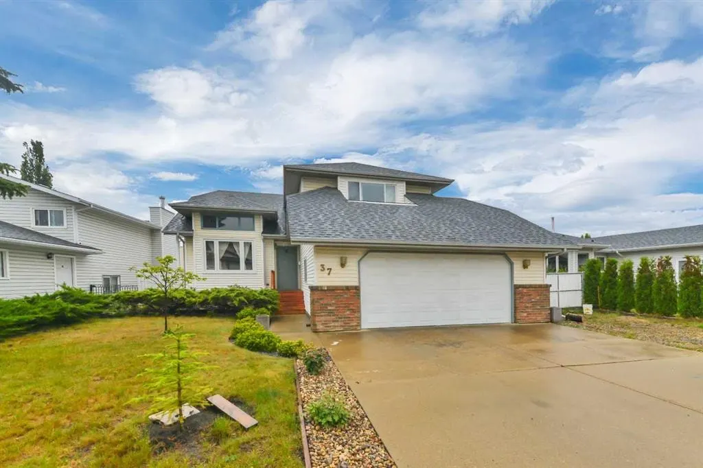37 Denovan Crescent