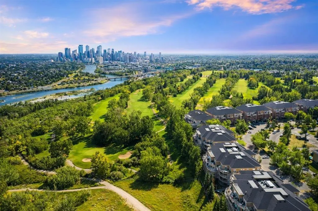 4 Hemlock Crescent SW #404