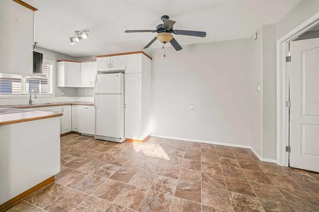 4626 44 Street #5