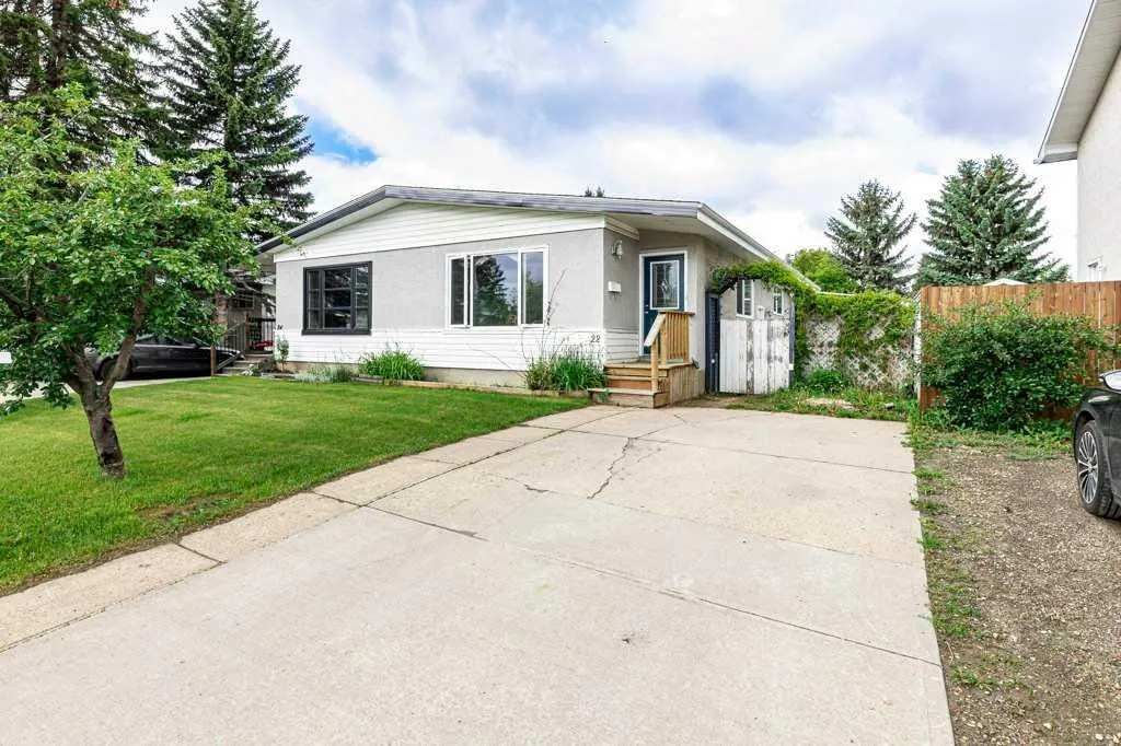 22 McIntosh Avenue