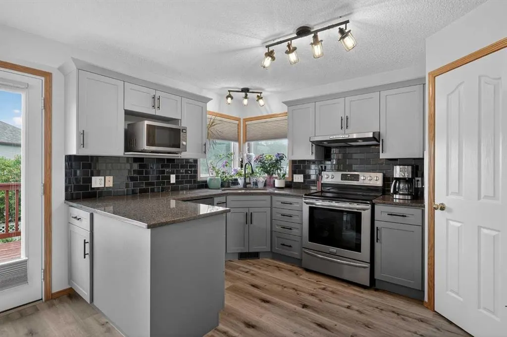 84 Hidden Spring Close NW