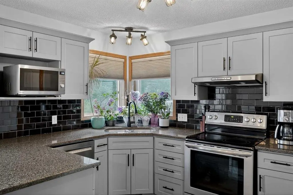 84 Hidden Spring Close NW