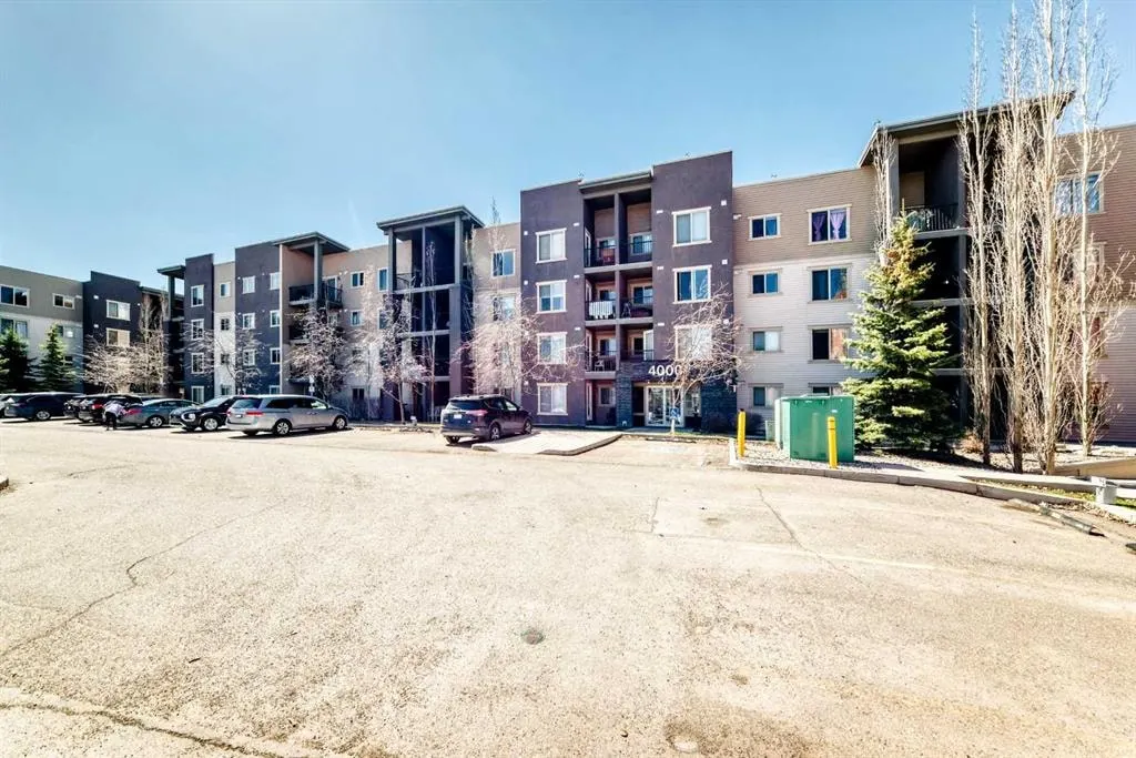 403 Mackenzie Way SW #4304