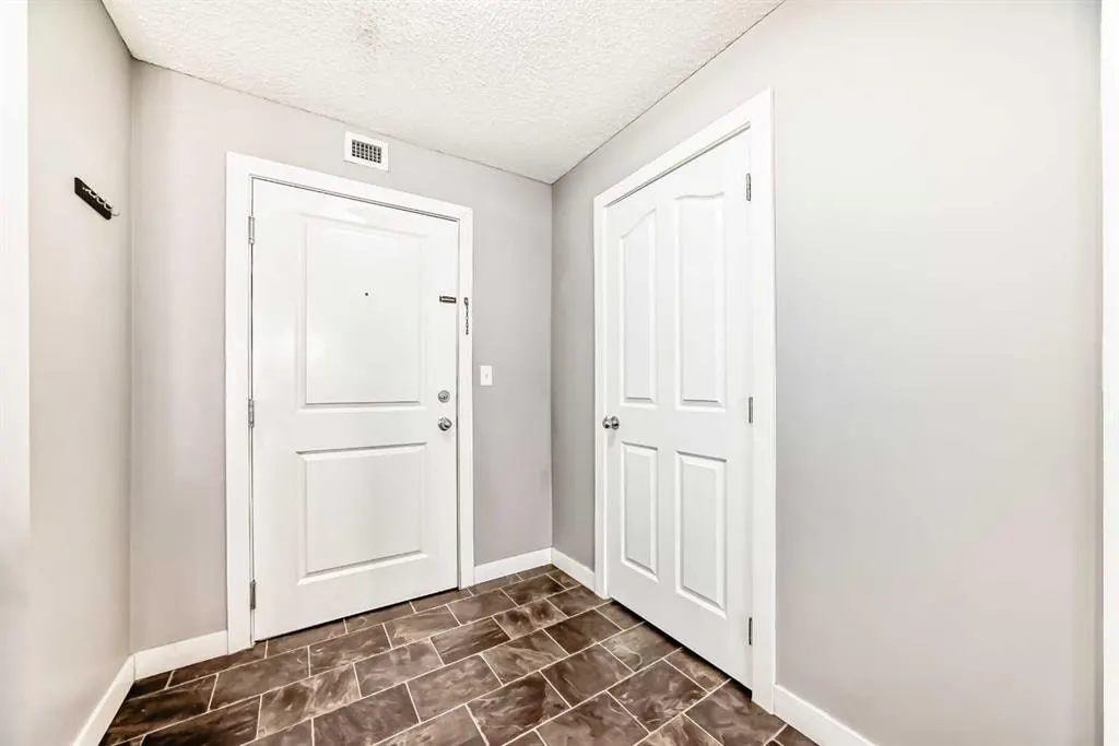 403 Mackenzie Way SW #4304