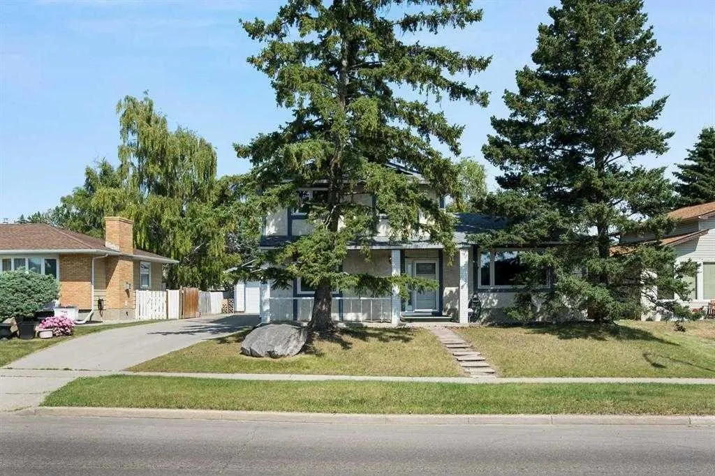 5632 Dalhousie Drive NW