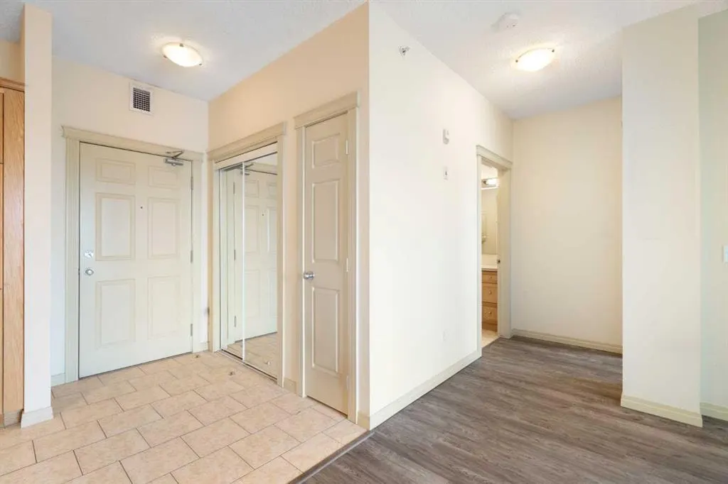 1507 Centre A Street NE #512