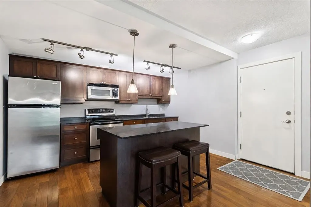 1025 14 Avenue SW #413