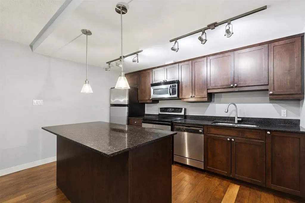 1025 14 Avenue SW #413