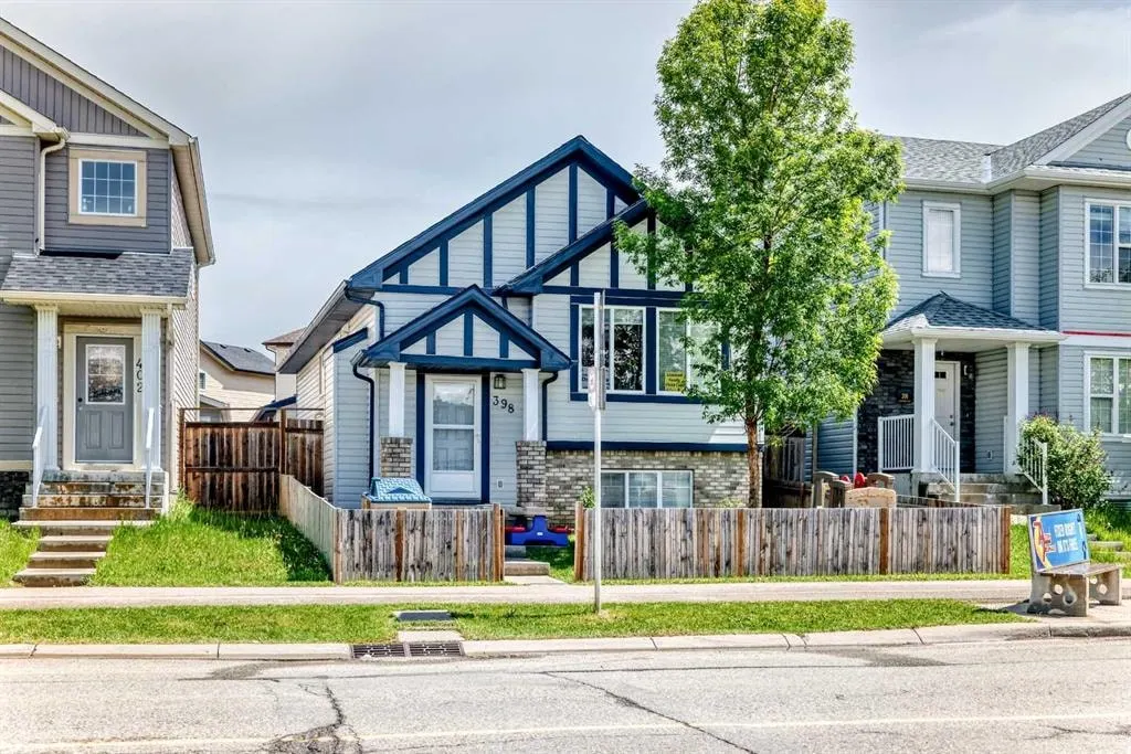 398 MARTINDALE Drive NE