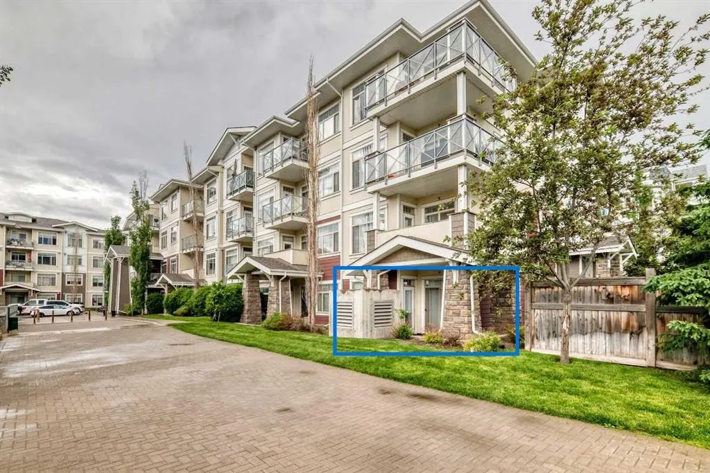 22 Auburn Bay Link SE #111