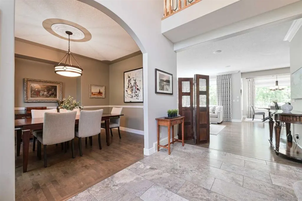 136 Strathlea Place SW