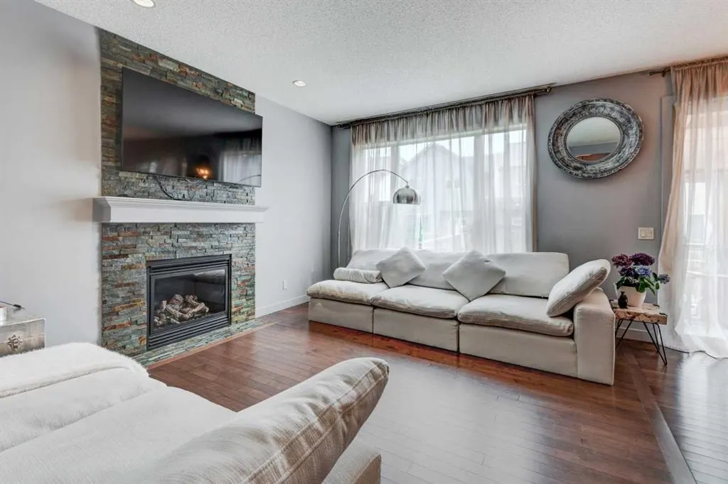 153 Chaparral Valley Mews SE