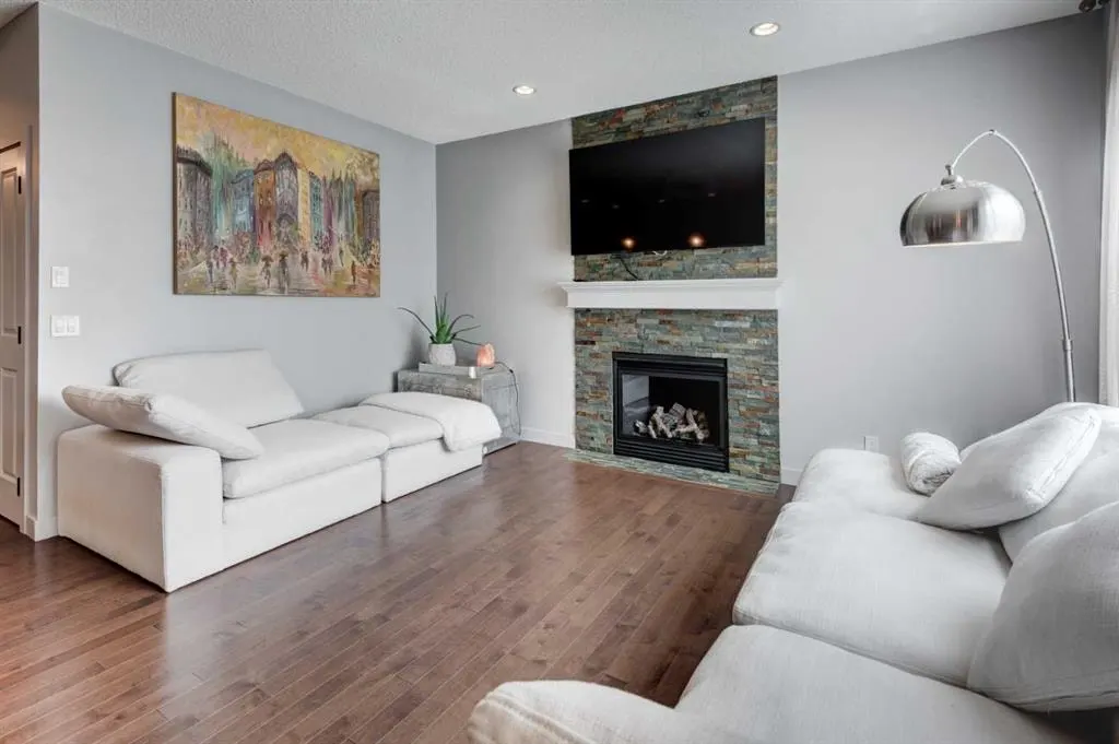 153 Chaparral Valley Mews SE