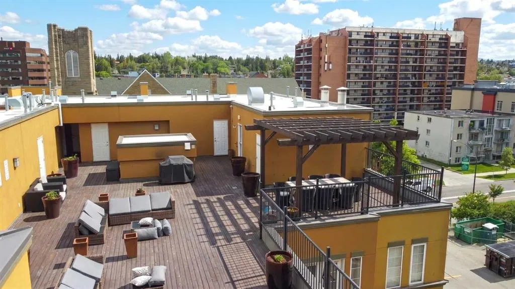 1000 15 Avenue SW #201