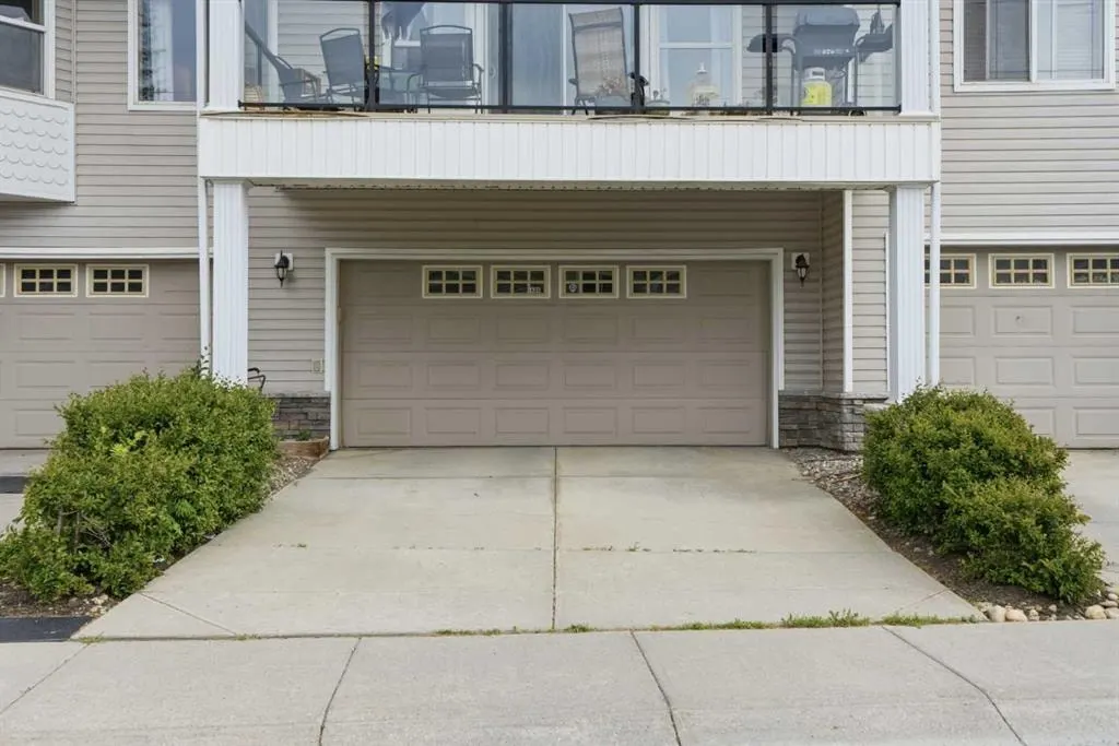 406 Rocky Vista Gardens NW