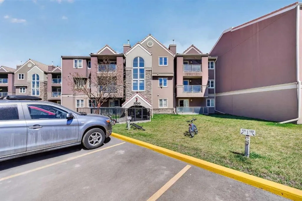 2031 Edenwold Heights NW #2031