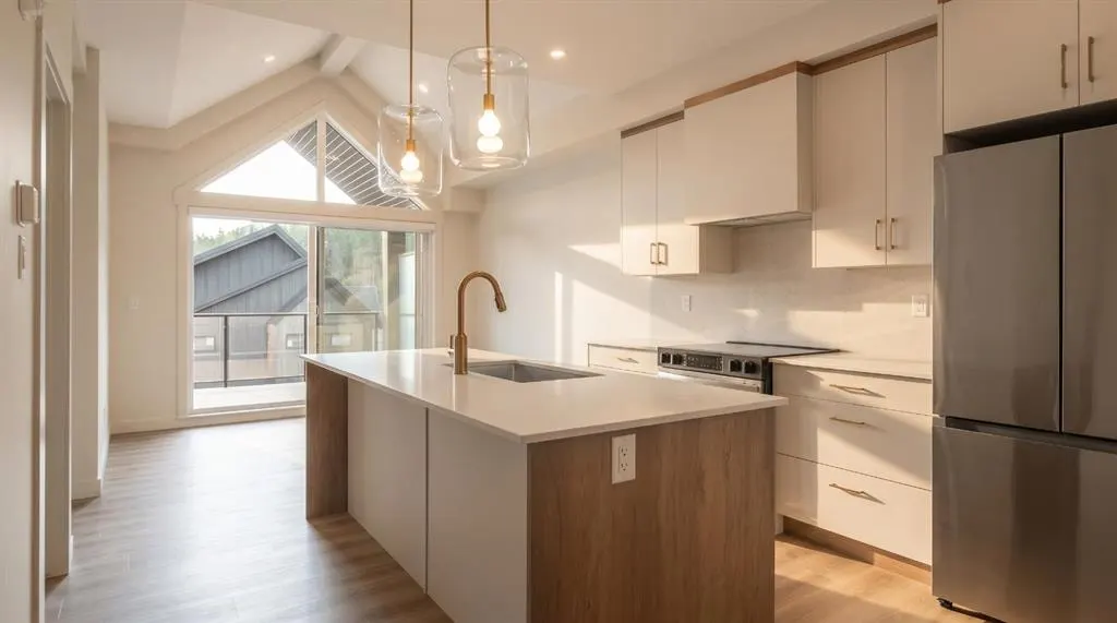 10 Cascade Ridge #402
