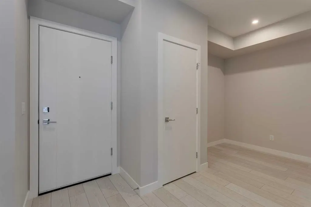 8370 Broadcast Avenue SW #206