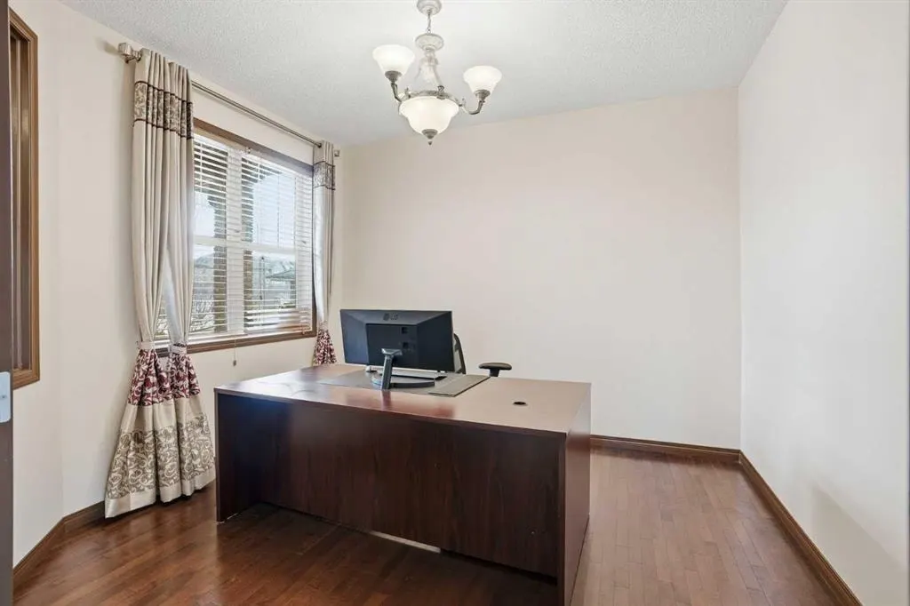 6 Springborough Green SW