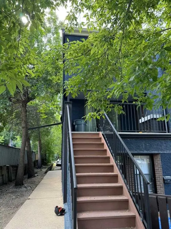 1605 16 Avenue SW #207
