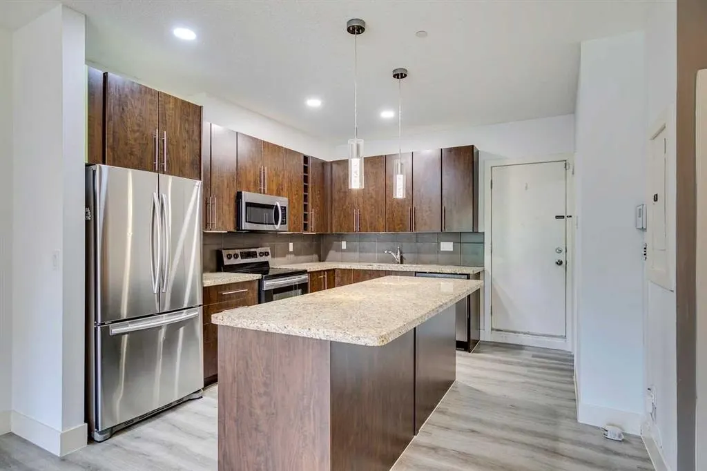 2101 17 Street SW #4