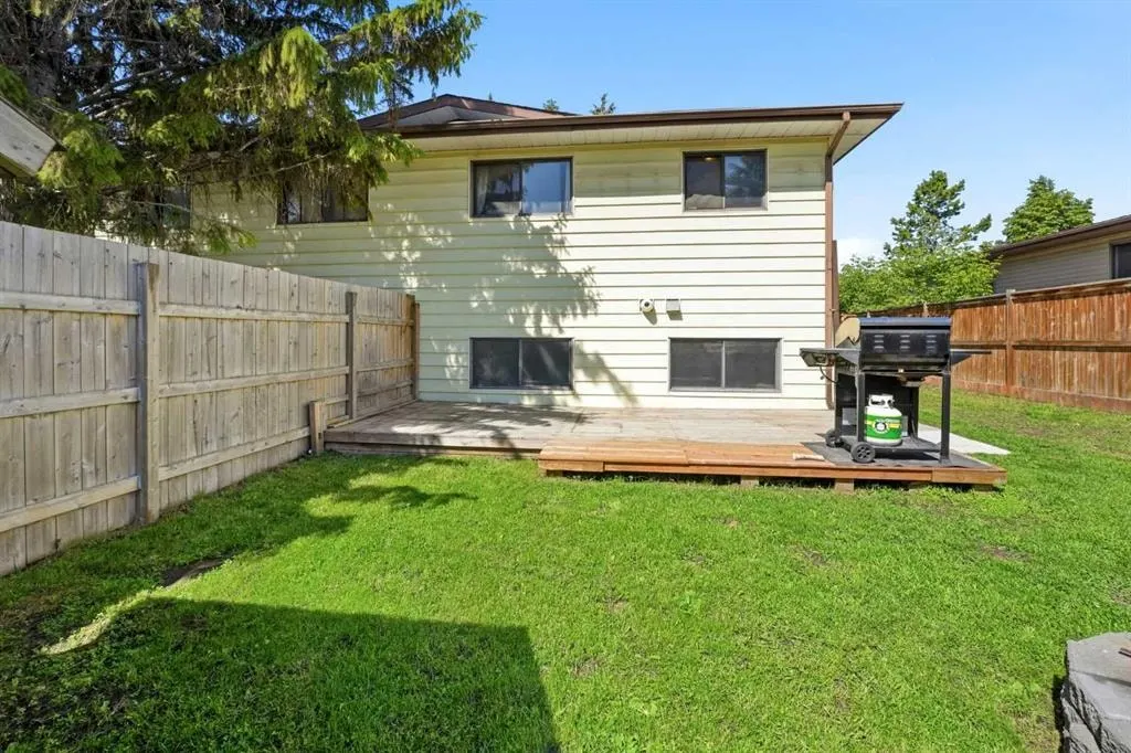 9 Griffiths Avenue