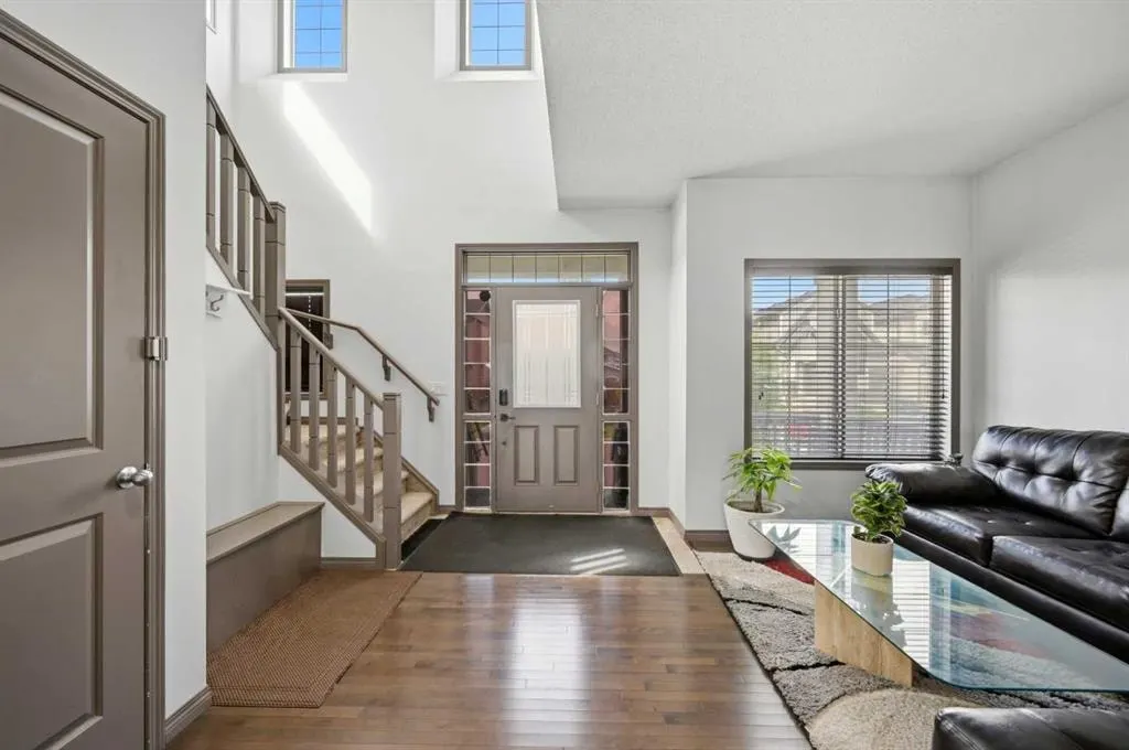 19 Skyview Point Road NE
