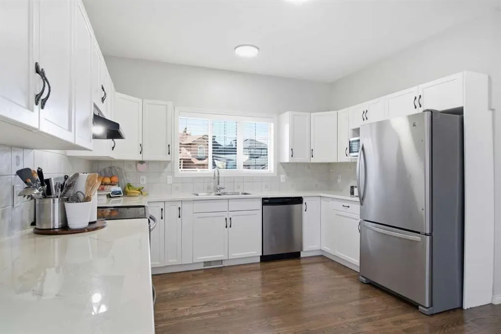 124 West Creek Glen