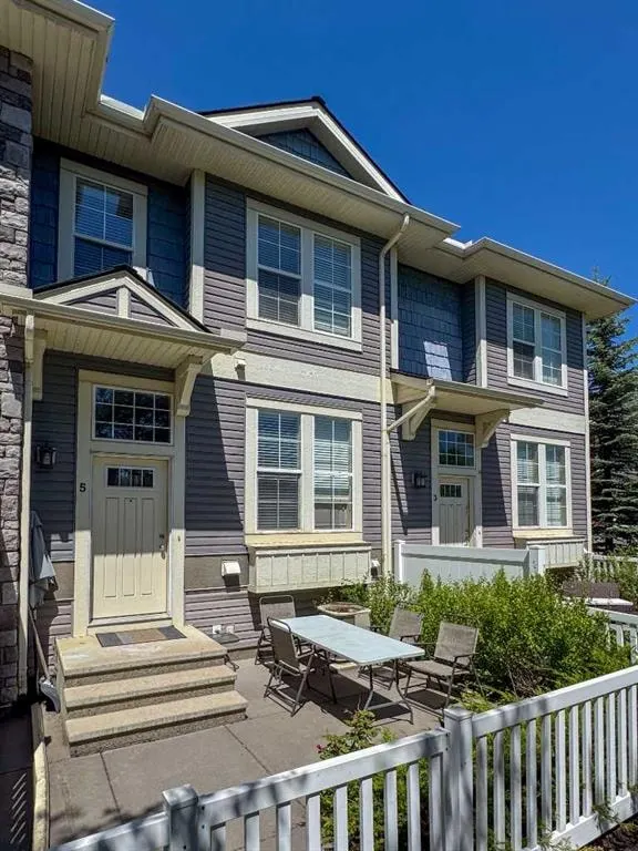5 Auburn Bay Common SE