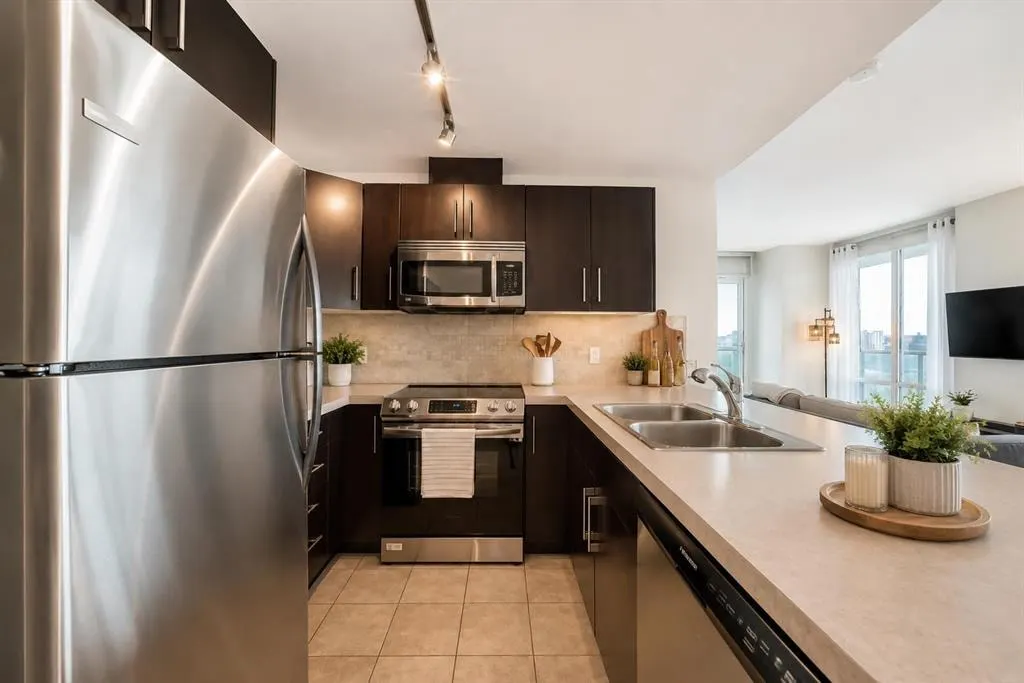 210 15 Avenue SE #1010
