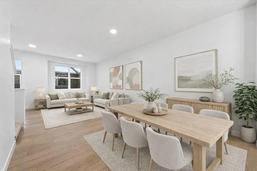 30 Rochester View NW #302