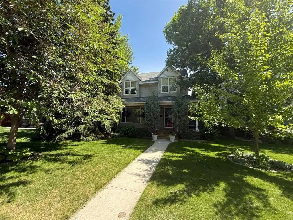 1141 Regent Crescent NE