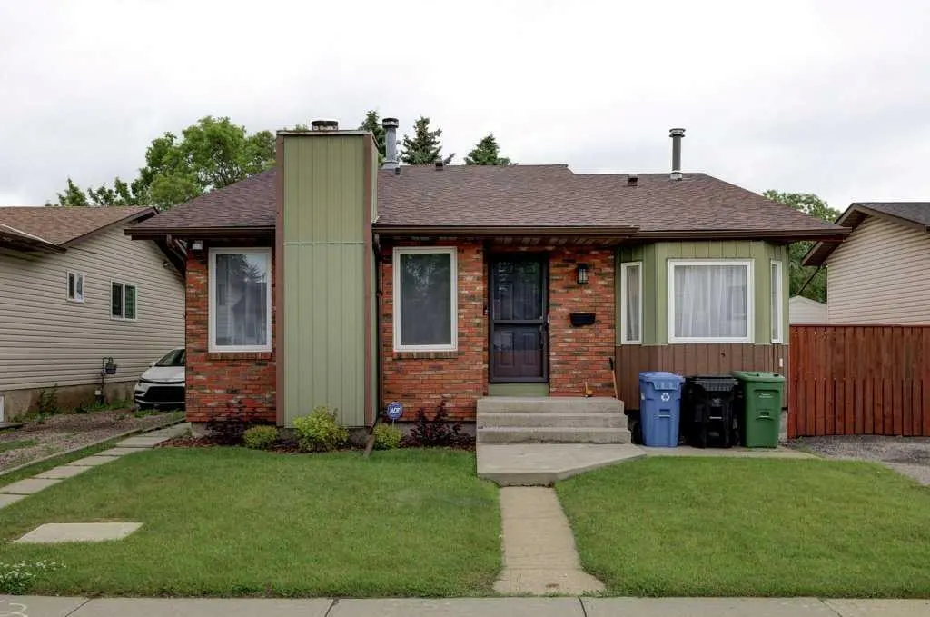 376 Whitlock Way NE