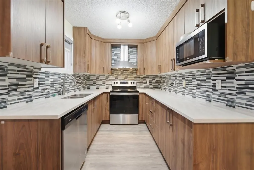 53 Falchurch Road NE